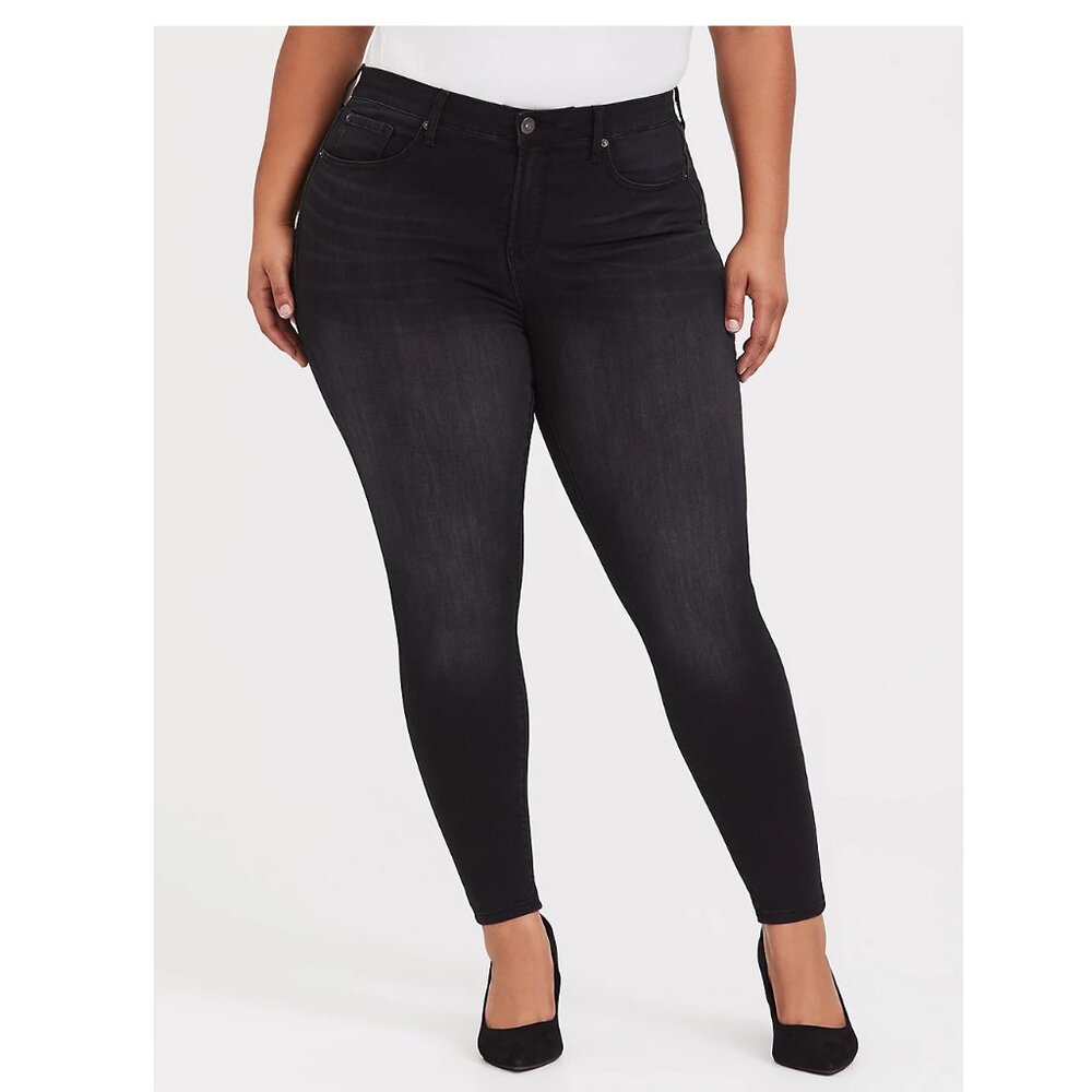 TORRID Plus Size18, 20, 22 Sky High Skinny Jeans Stretch Black Elastic waist